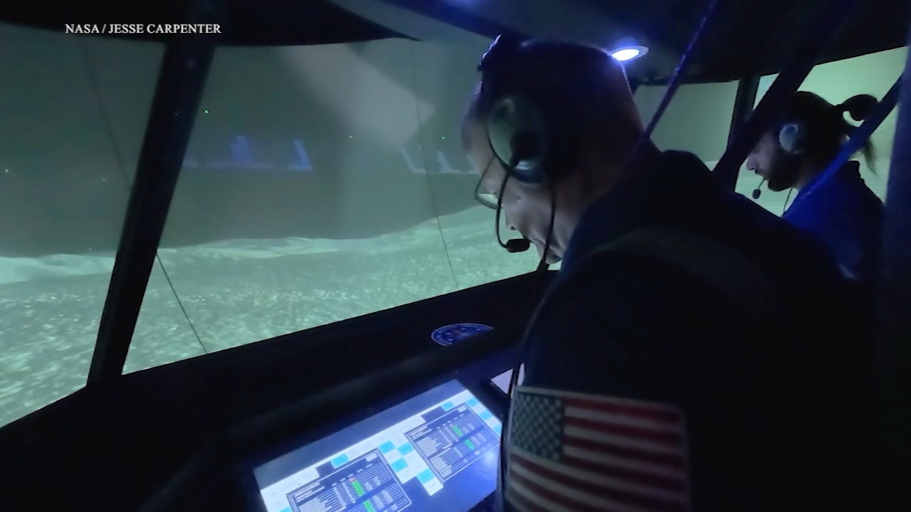 What's it like to land on the Moon? Inside the NASA simulator helping prepare for Artemis mission
       — ABC7 Chicago (WLS-TV)
