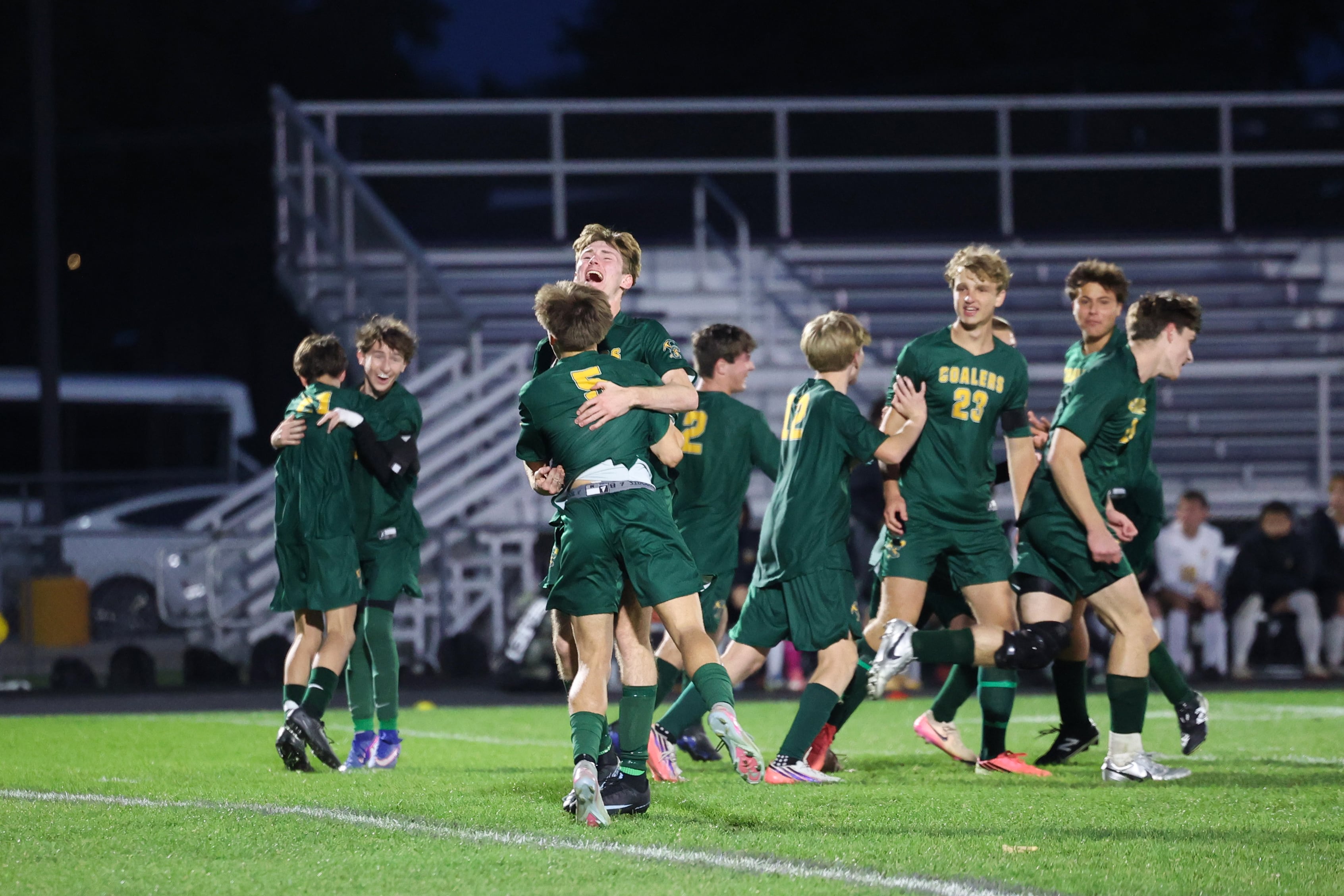 Coal City advances to Class 1A sectional final after thrilling win over Herscher — Downers Grove Arts news